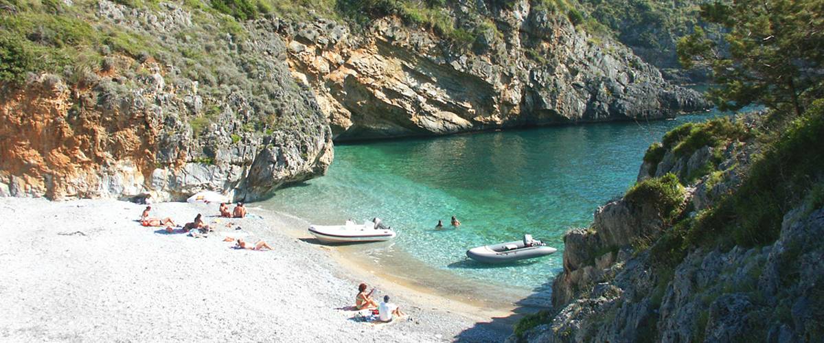 Spiaggia Cala Bianca Spiaggia Cala Bianca
